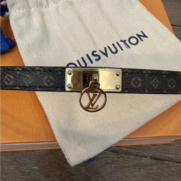 Louis Vuitton Leather Bracelet Logo Statement Piece - Picture 3 of 10